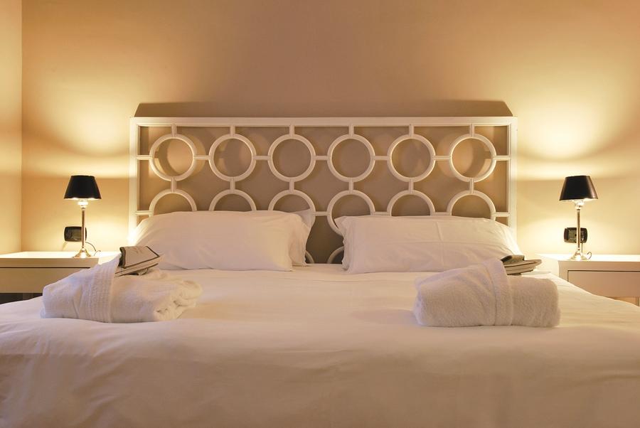 อัมบาสซีอาตอรี เพลส โฮเต็ล Hotel ฟีอุจจี ภายนอก รูปภาพ