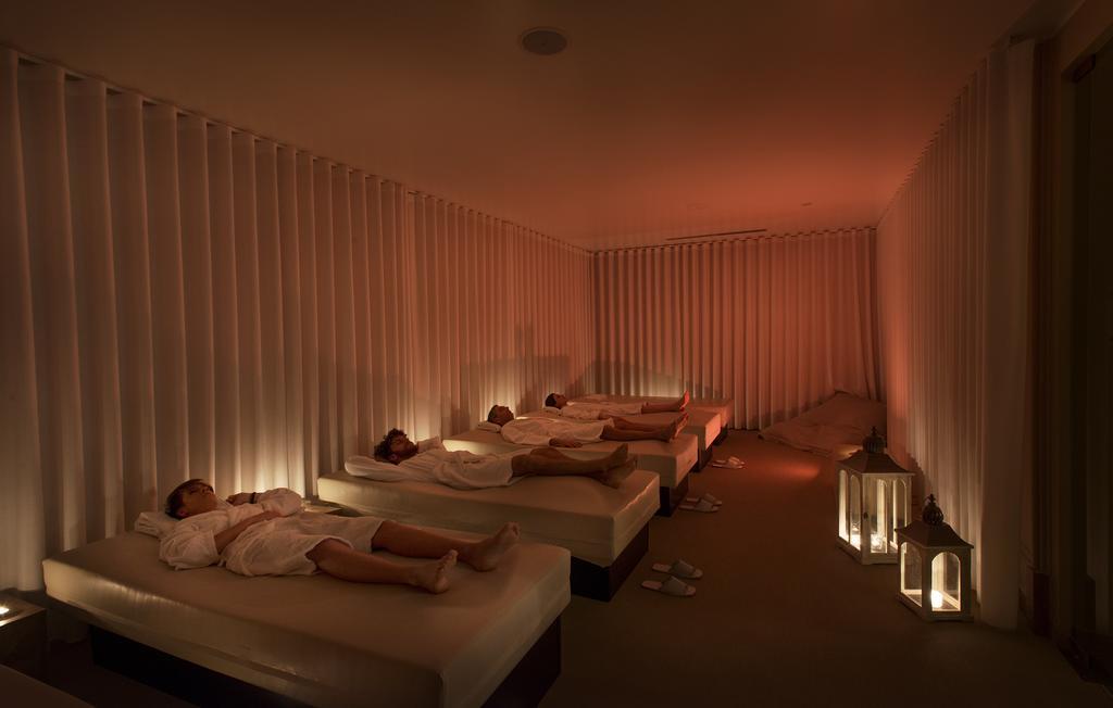 อัมบาสซีอาตอรี เพลส โฮเต็ล Hotel ฟีอุจจี ภายนอก รูปภาพ